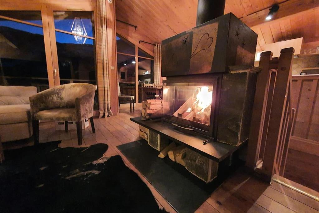 Cosy 4 Bedroom Chalet With Hot Tub Saint-Marcel  Екстериор снимка