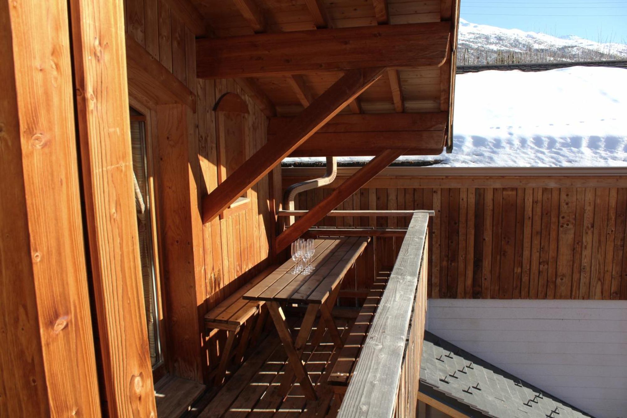Cosy 4 Bedroom Chalet With Hot Tub Saint-Marcel  Екстериор снимка
